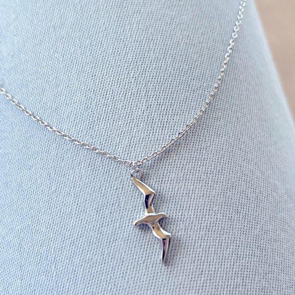 T.S. 1989 seagull necklace. - Picture 3 of 3